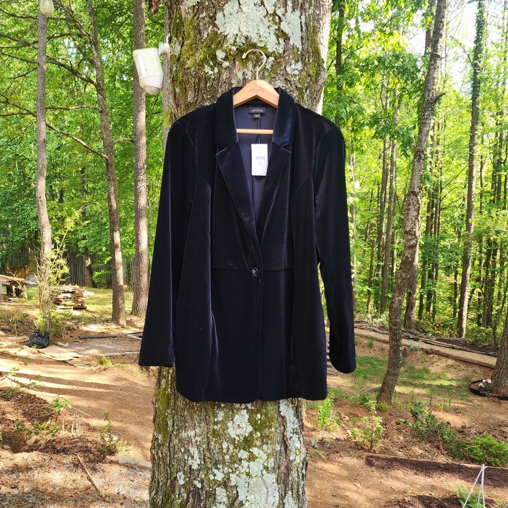 NWT! J.JILL Wearever Velvet-knit‎ Black Stretch Classic Blazer, Size Medium